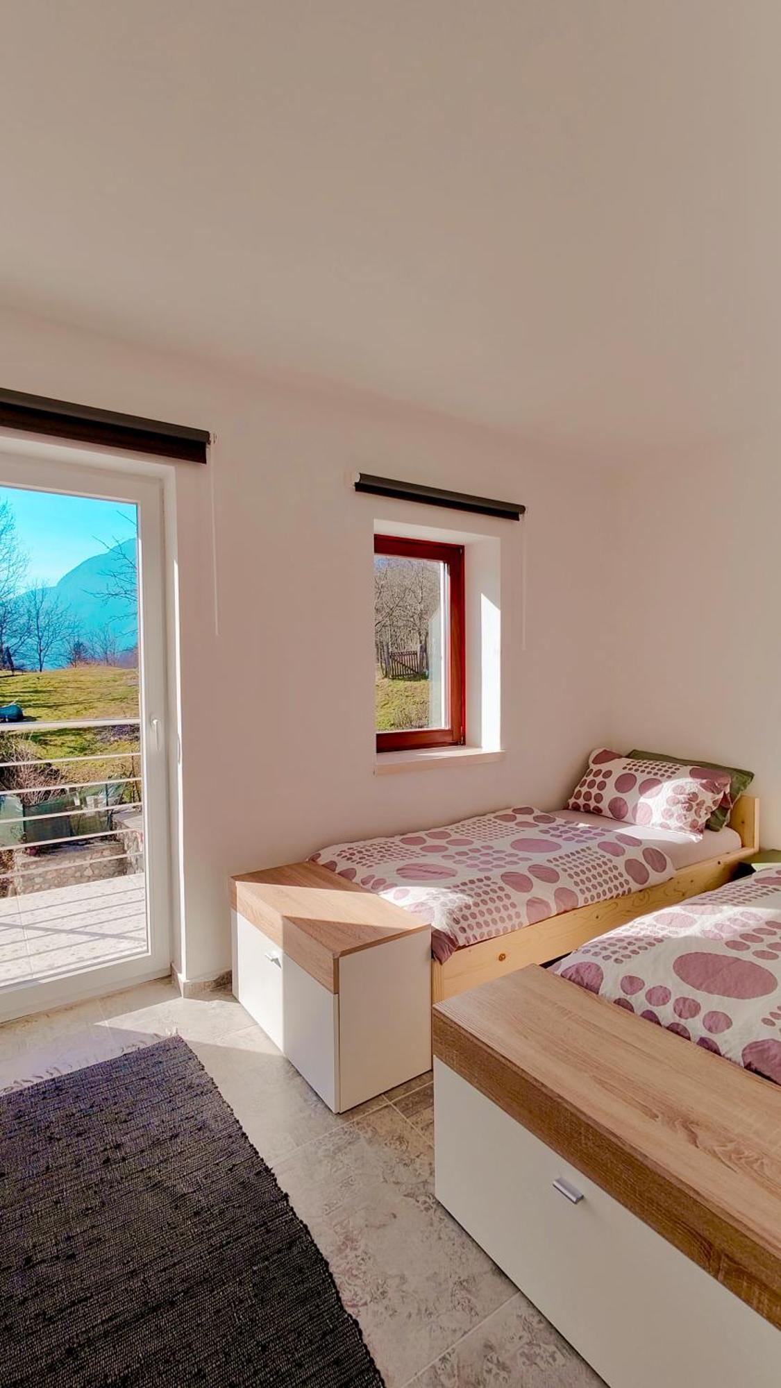 Soca Home Бовец Стая снимка